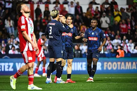 ينتظر إنجاز غائب 67 عامًا.. ريمس يضرب موعدا مع باريس في نهائي كأس فرنسا